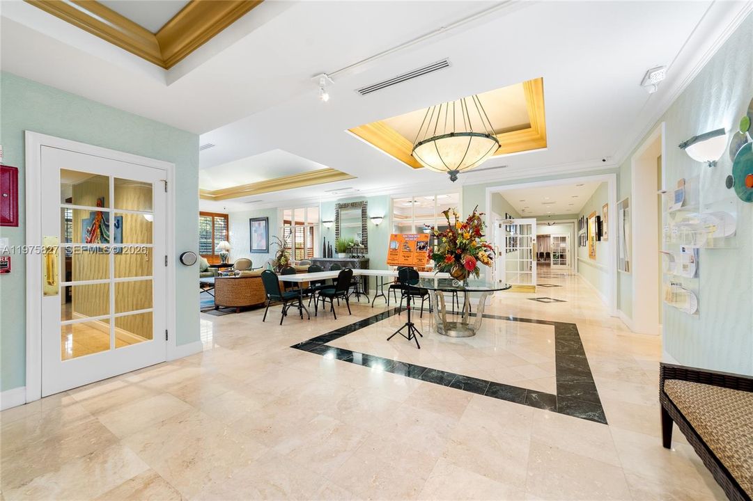 For Sale: $320,000 (2 beds, 2 baths, 1631 Square Feet)