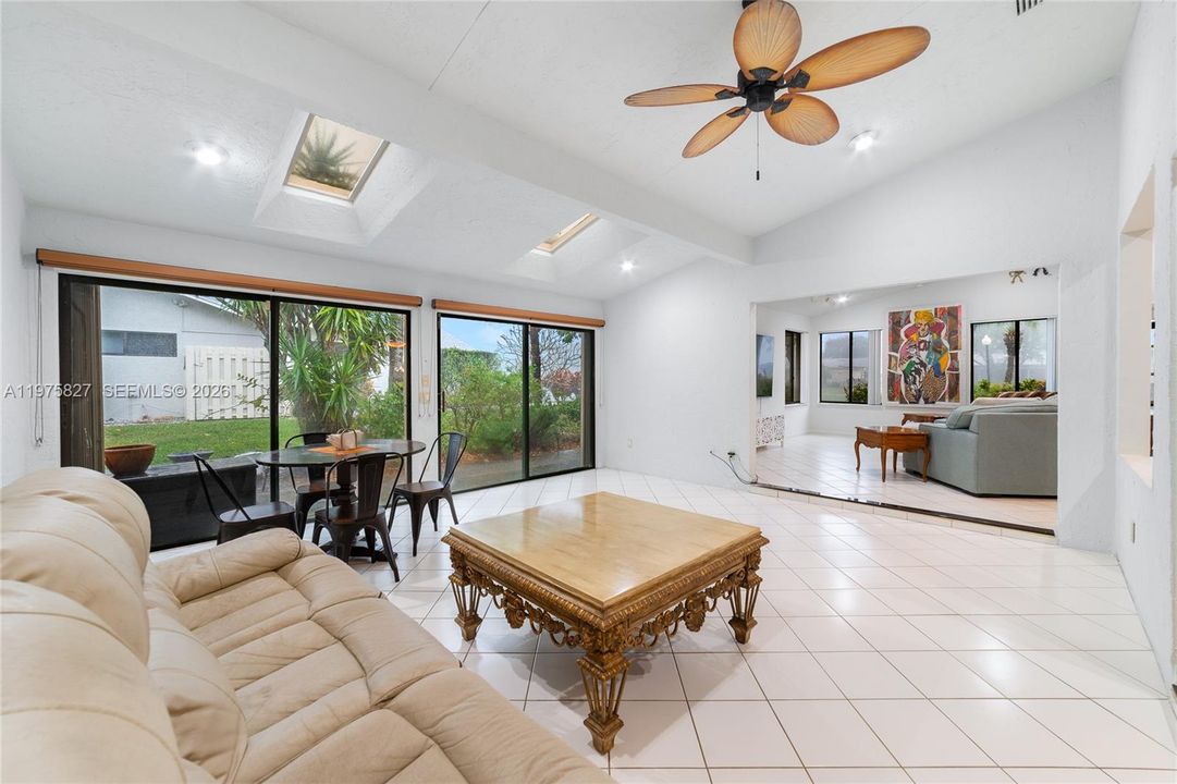 For Sale: $320,000 (2 beds, 2 baths, 1631 Square Feet)