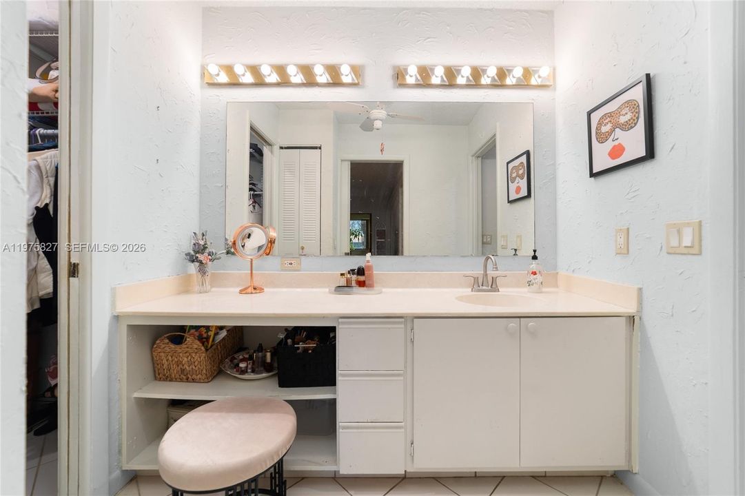 For Sale: $320,000 (2 beds, 2 baths, 1631 Square Feet)