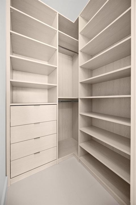 Walk-in Closet