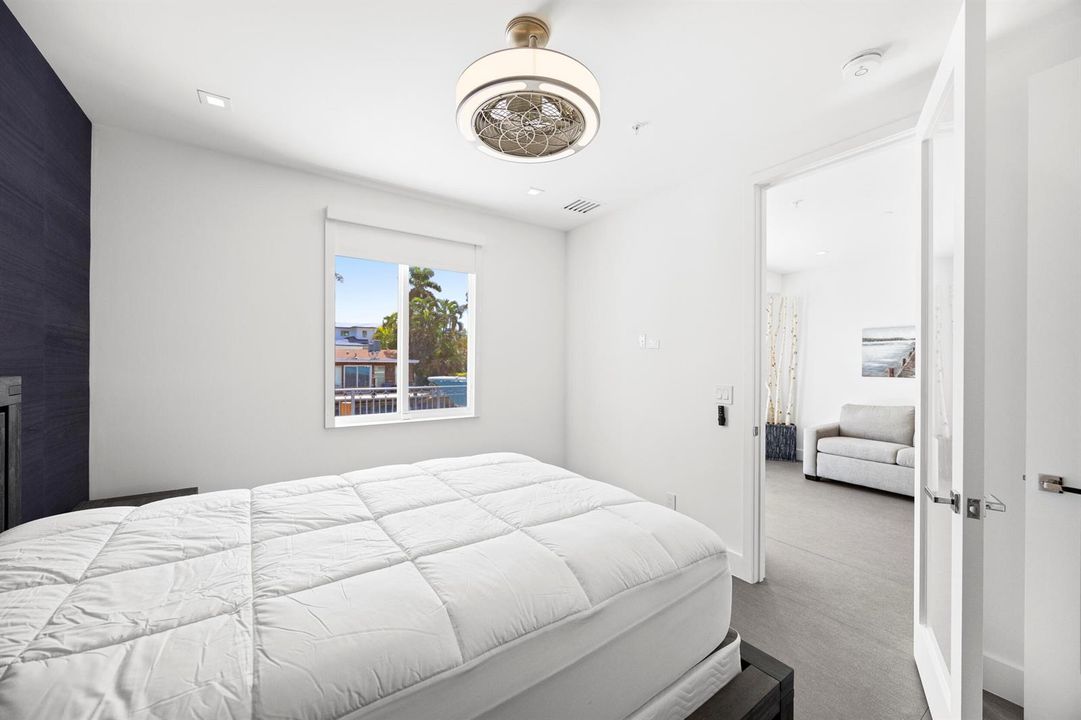 1st Floor Guest Bedroom