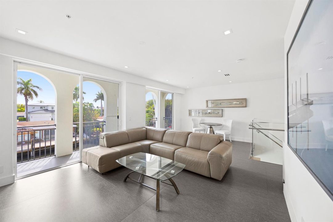 2nd Floor Living Room