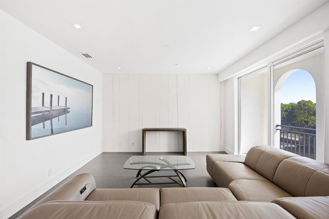 2nd Floor Living Room