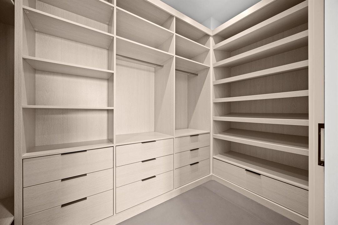Walk-in Closet