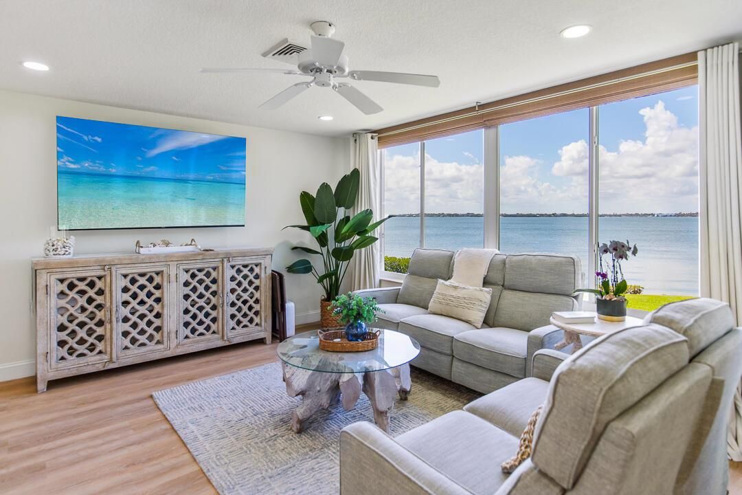 2370 NE Ocean Boulevard Unit C206-33