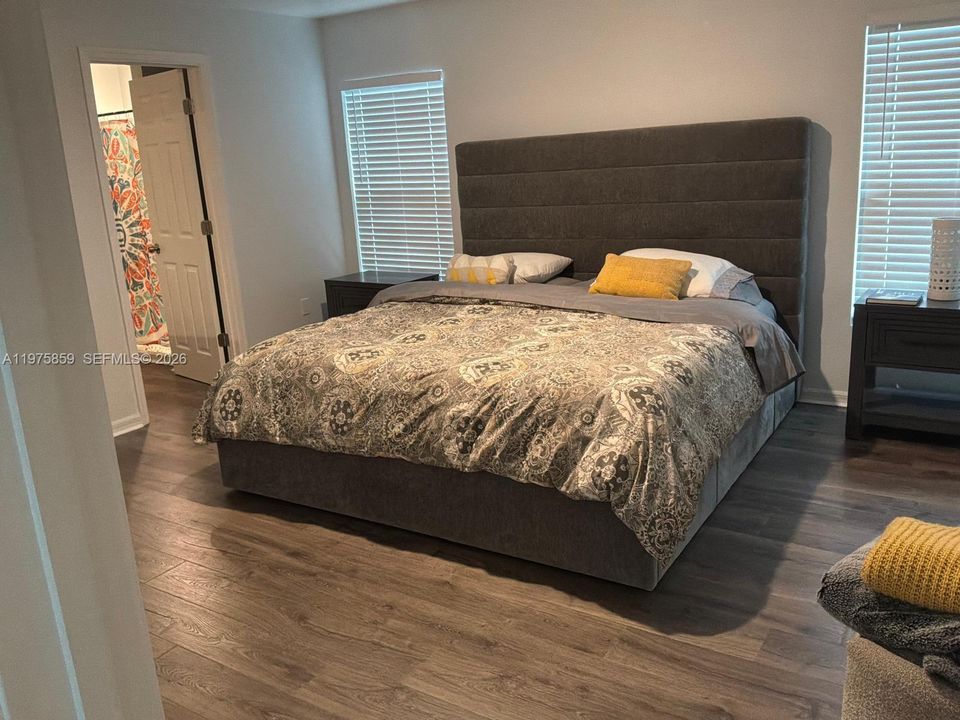For Rent: $3,400 (4 beds, 2 baths, 1796 Square Feet)