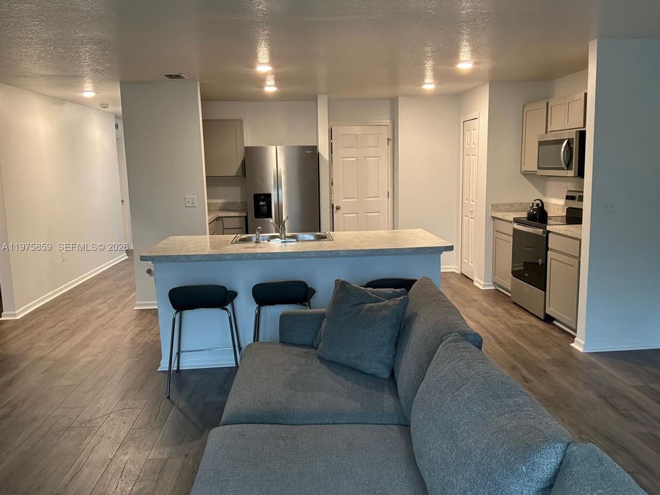 For Rent: $3,400 (4 beds, 2 baths, 1796 Square Feet)