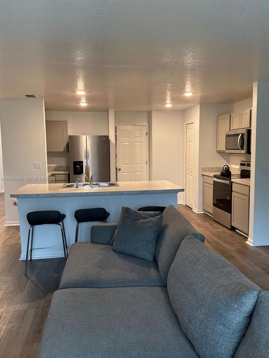 For Rent: $3,400 (4 beds, 2 baths, 1796 Square Feet)