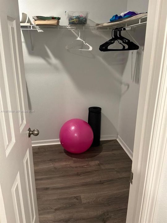 For Rent: $3,400 (4 beds, 2 baths, 1796 Square Feet)
