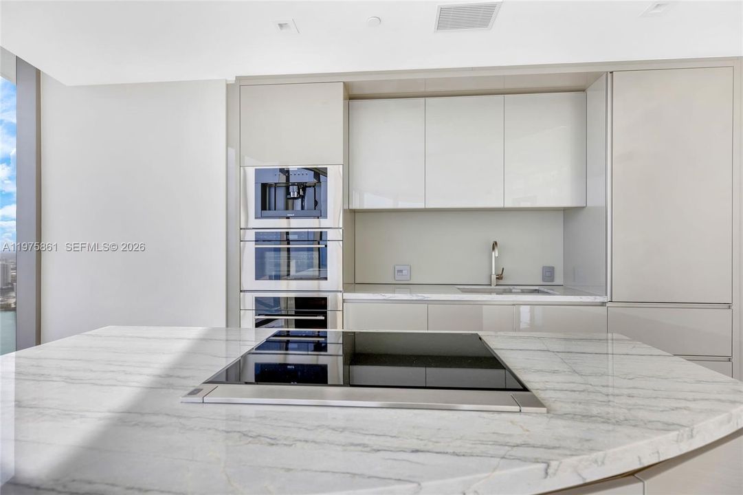 Active With Contract: $18,000 (2 beds, 2 baths, 1721 Square Feet)