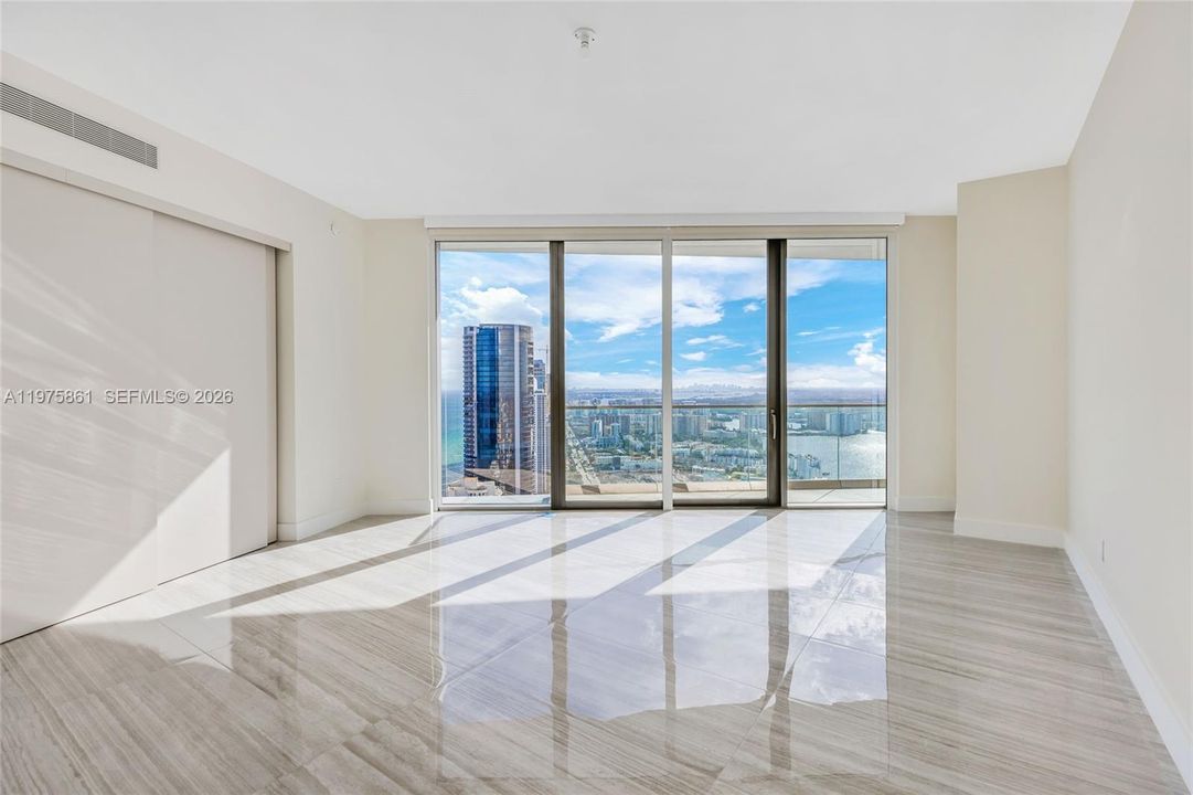 Active With Contract: $18,000 (2 beds, 2 baths, 1721 Square Feet)
