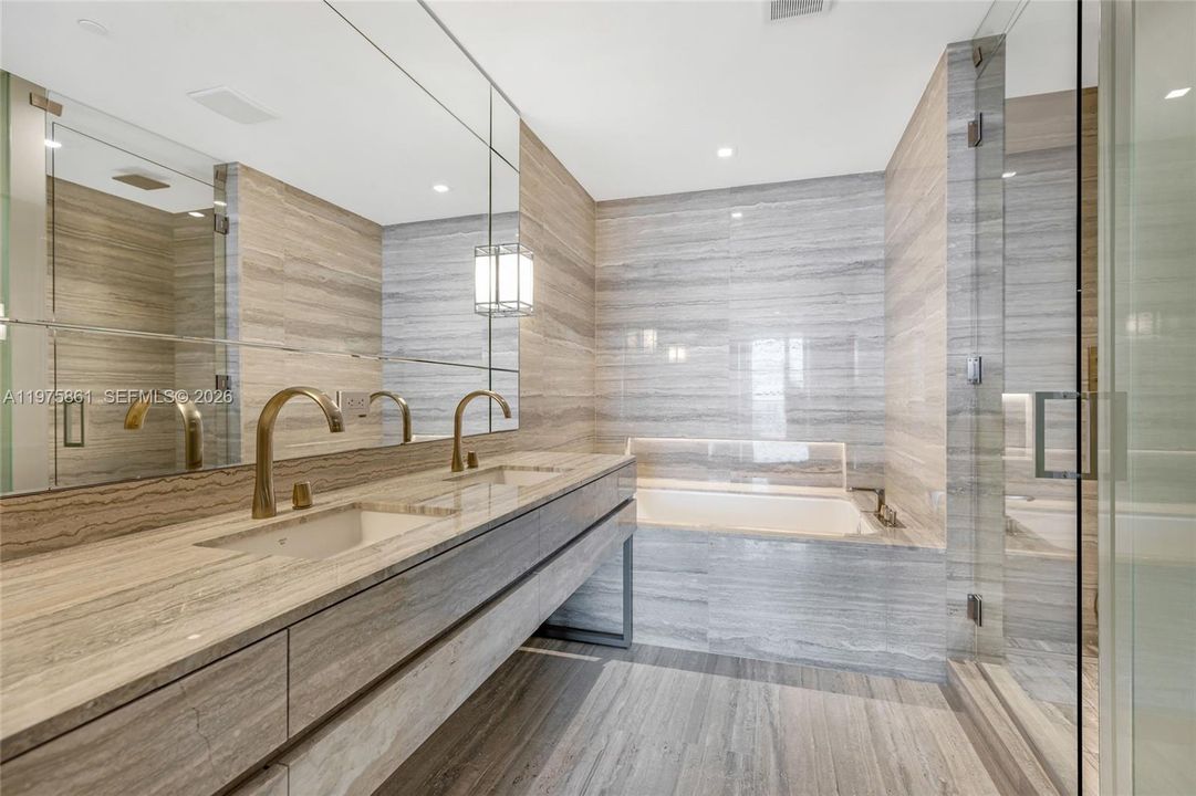Active With Contract: $18,000 (2 beds, 2 baths, 1721 Square Feet)