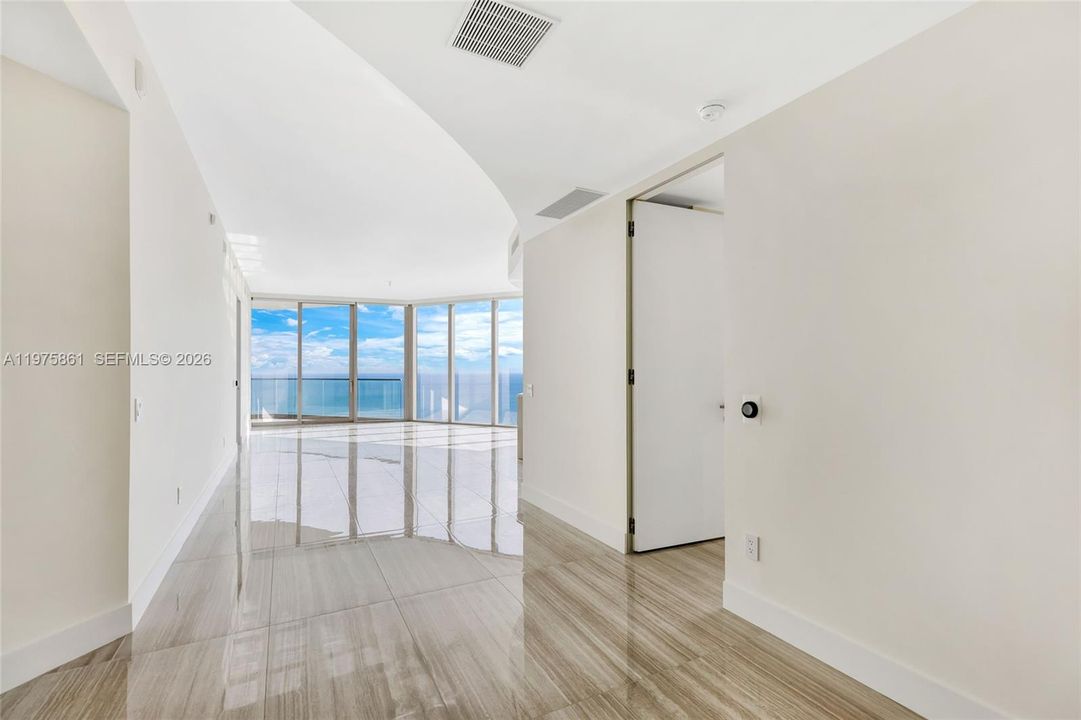 Active With Contract: $18,000 (2 beds, 2 baths, 1721 Square Feet)