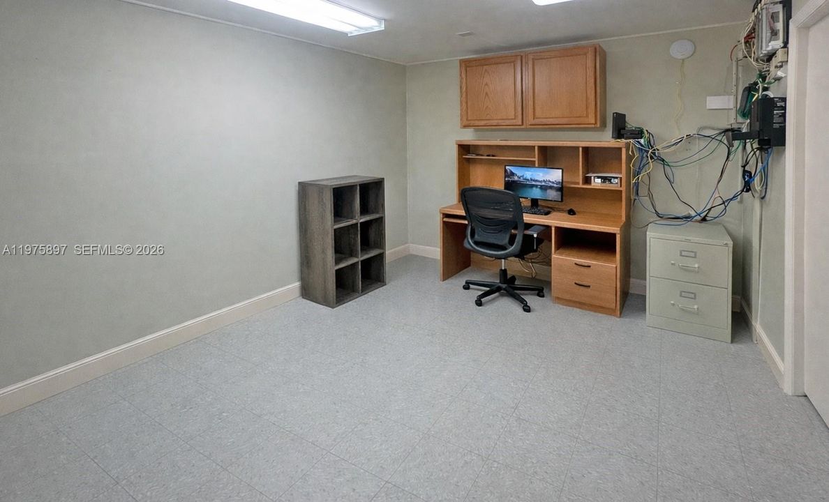 Storage/office