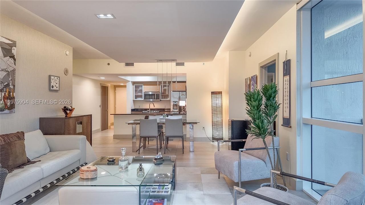 Active With Contract: $900,000 (2 beds, 2 baths, 1289 Square Feet)