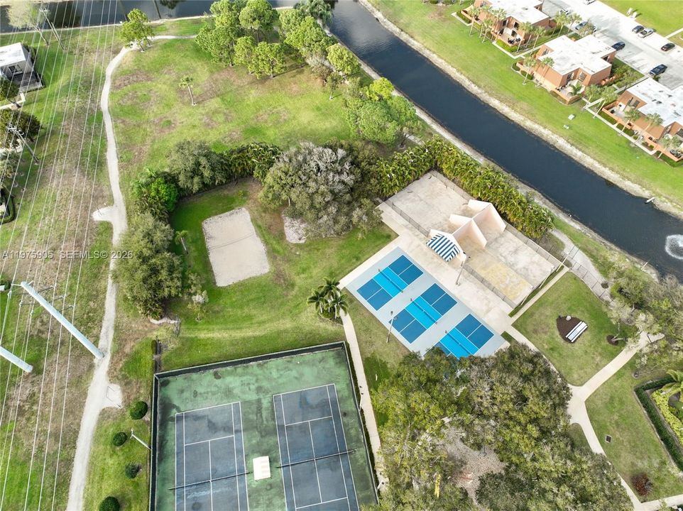 En Venta: $250,000 (2 camas, 2 baños, 1236 Pies cuadrados)
