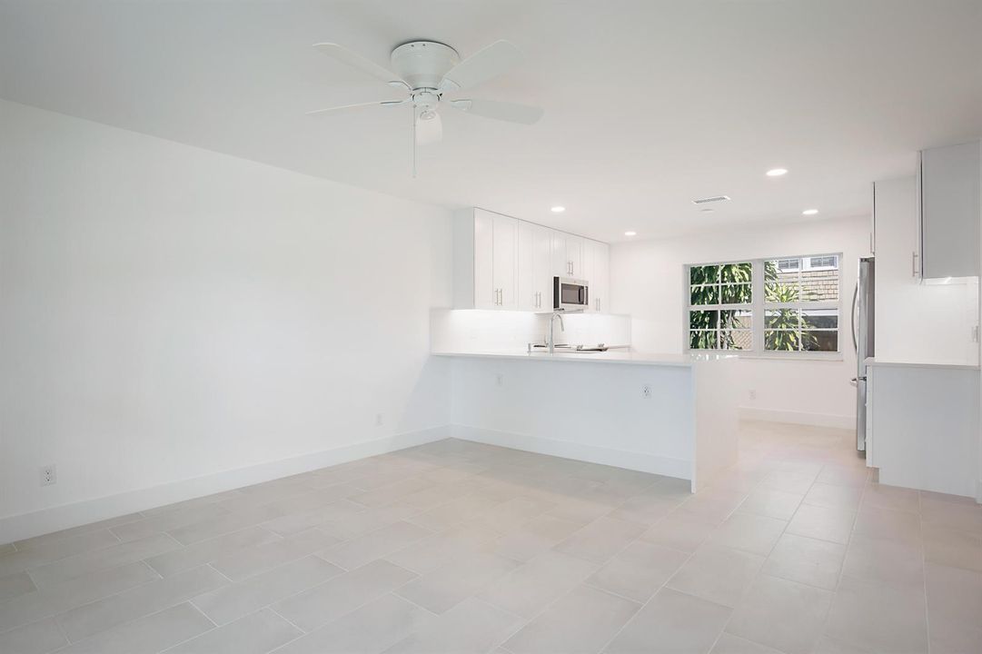 705 New York St-5
