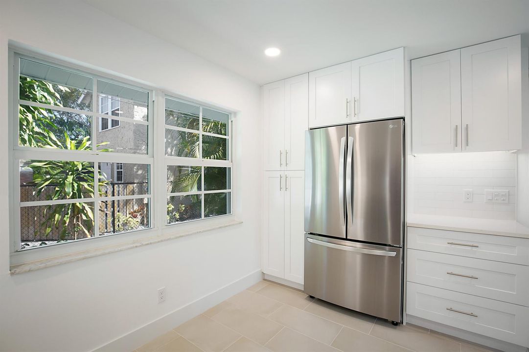 705 New York St-9
