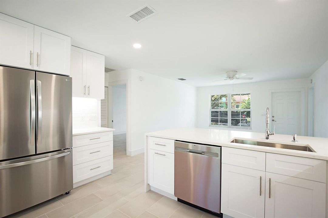 705 New York St-10