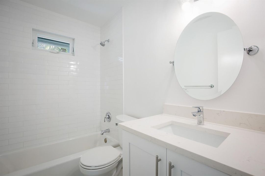 705 New York St-18