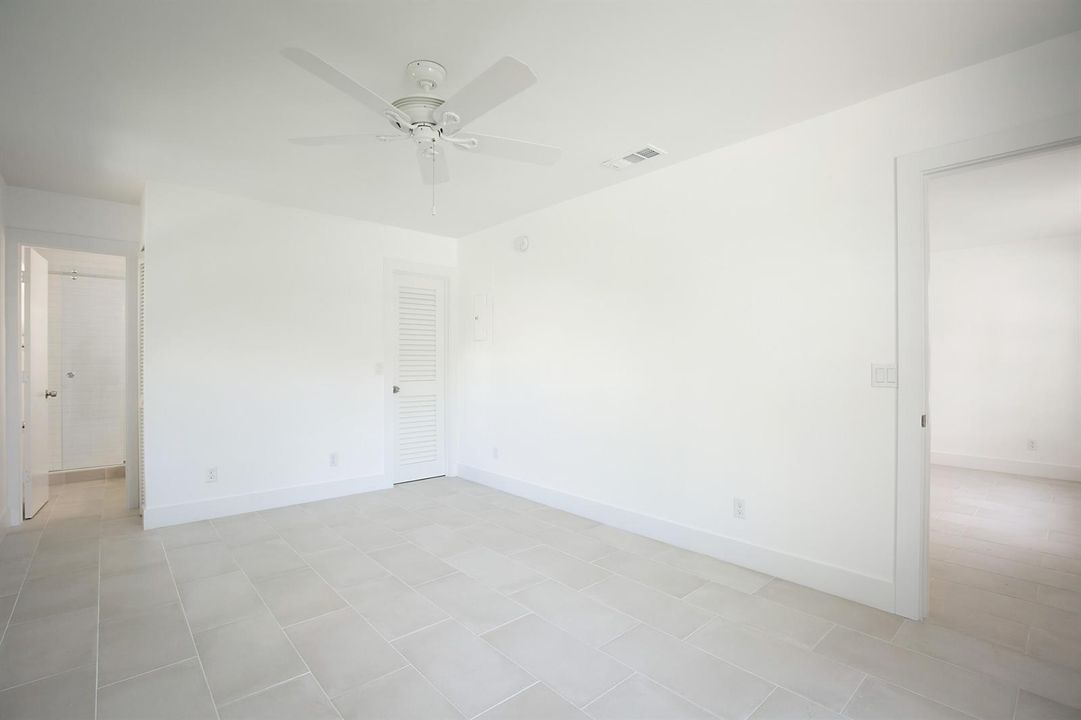 705 New York St-11