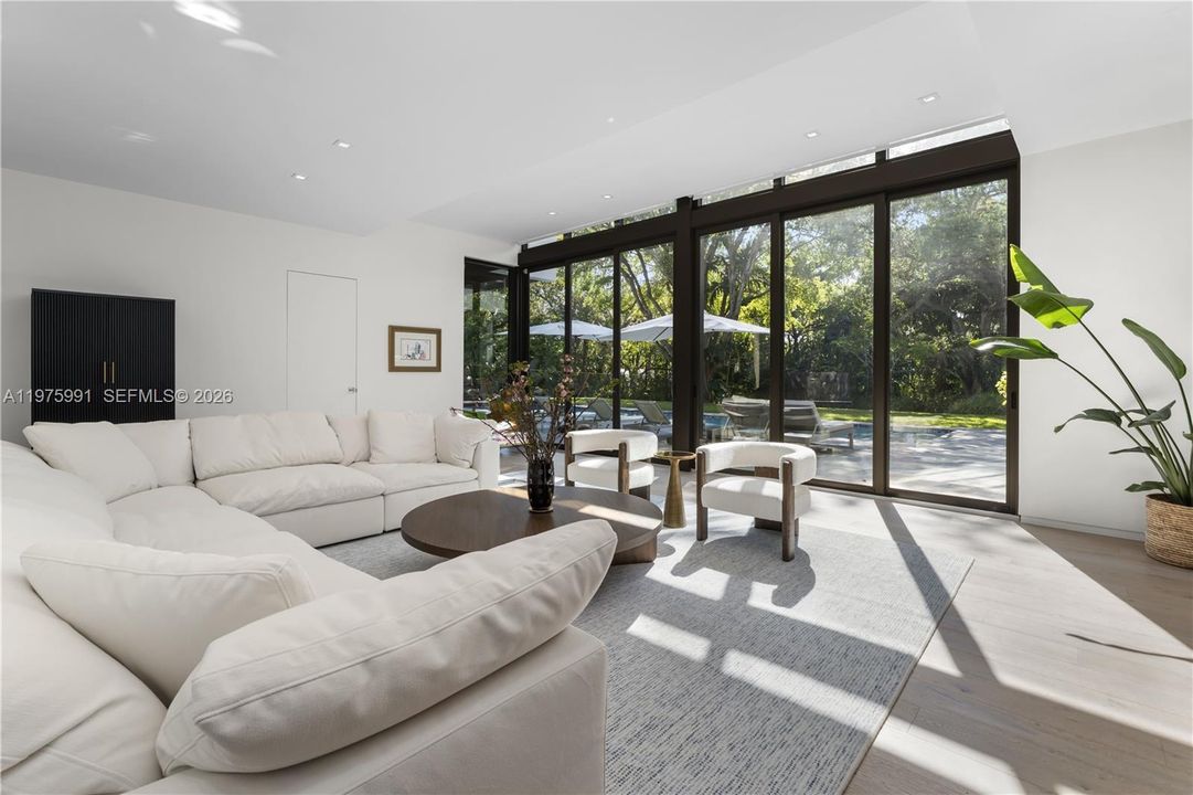 En Venta: $7,250,000 (7 camas, 5 baños, 6065 Pies cuadrados)