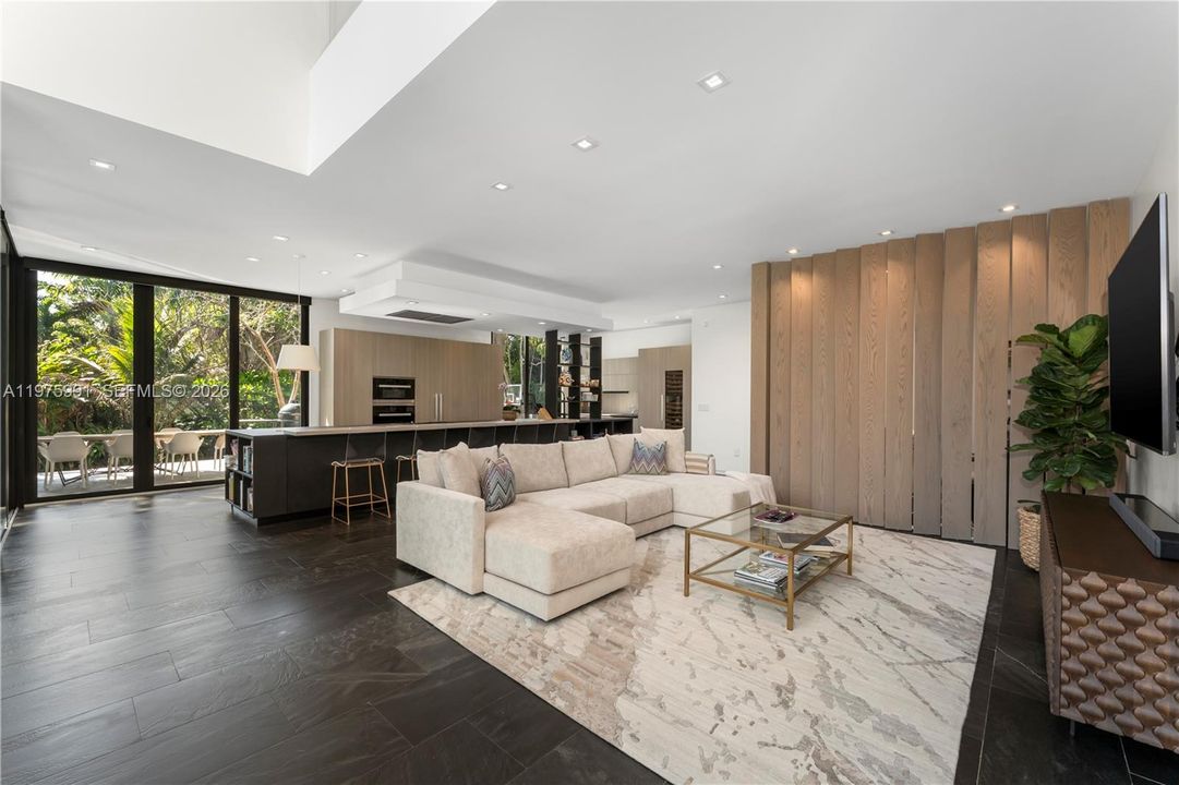 En Venta: $7,250,000 (7 camas, 5 baños, 6065 Pies cuadrados)