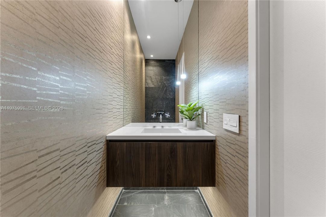 En Venta: $7,250,000 (7 camas, 5 baños, 6065 Pies cuadrados)
