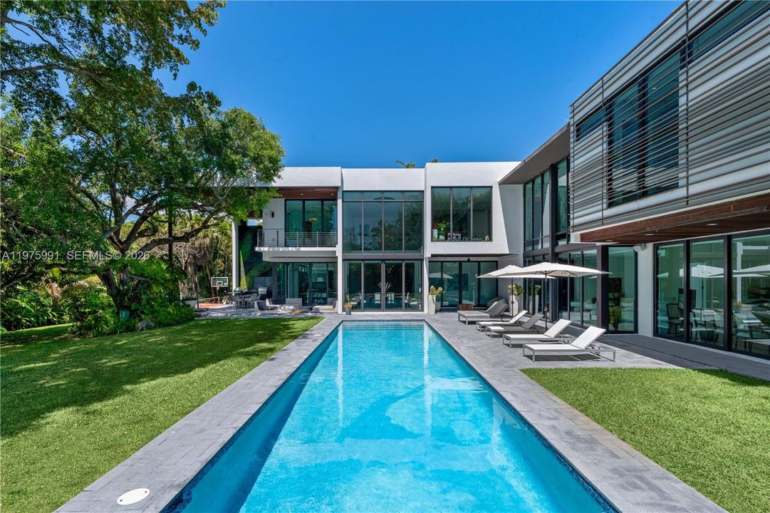 En Venta: $7,250,000 (7 camas, 5 baños, 6065 Pies cuadrados)
