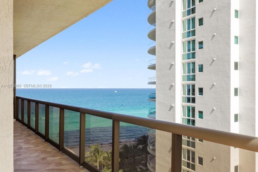 For Sale: $1,150,000 (2 beds, 2 baths, 1342 Square Feet)