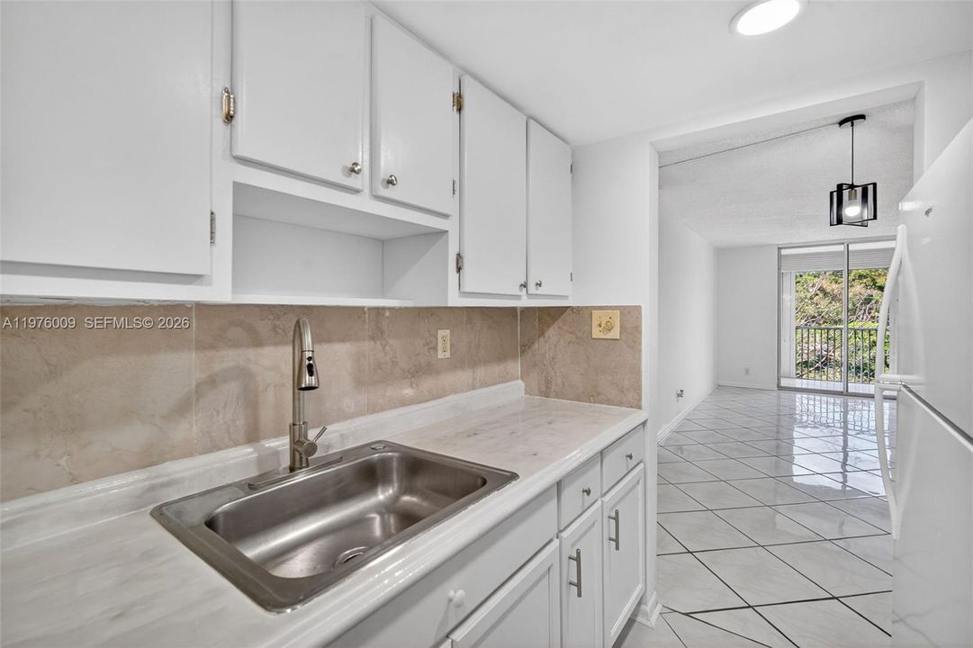 Active With Contract: $125,000 (2 beds, 2 baths, 1002 Square Feet)