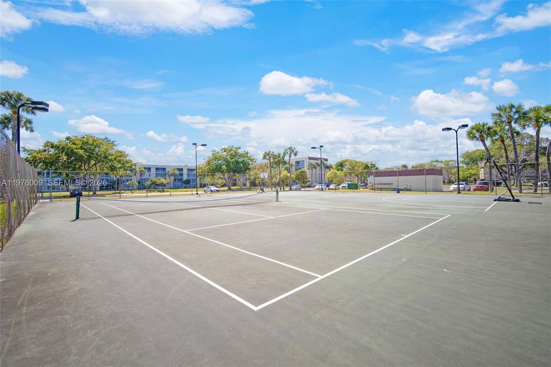 Active With Contract: $125,000 (2 beds, 2 baths, 1002 Square Feet)