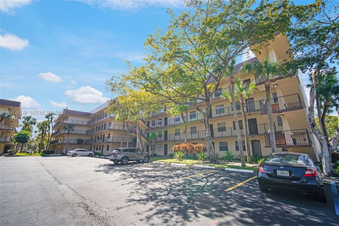 Active With Contract: $125,000 (2 beds, 2 baths, 1002 Square Feet)