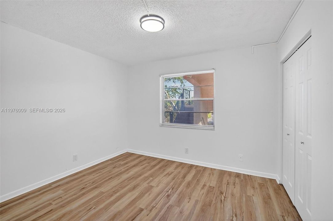 Active With Contract: $125,000 (2 beds, 2 baths, 1002 Square Feet)