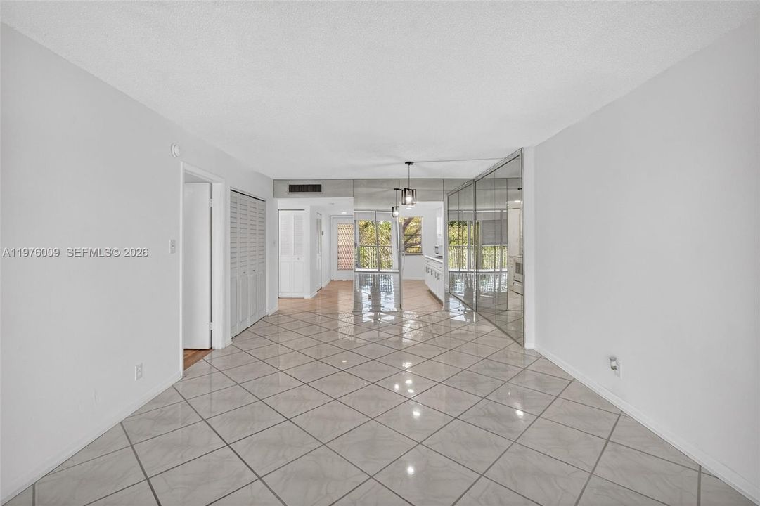 Active With Contract: $125,000 (2 beds, 2 baths, 1002 Square Feet)