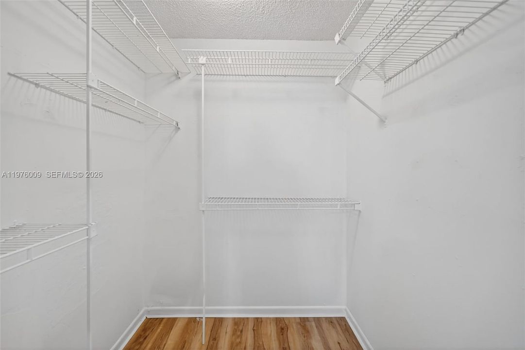 Active With Contract: $125,000 (2 beds, 2 baths, 1002 Square Feet)