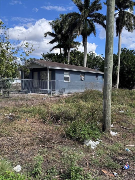 На продажу: $19,000 (0.07 acres)