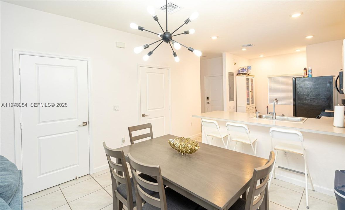 Active With Contract: $381,000 (2 beds, 2 baths, 1228 Square Feet)