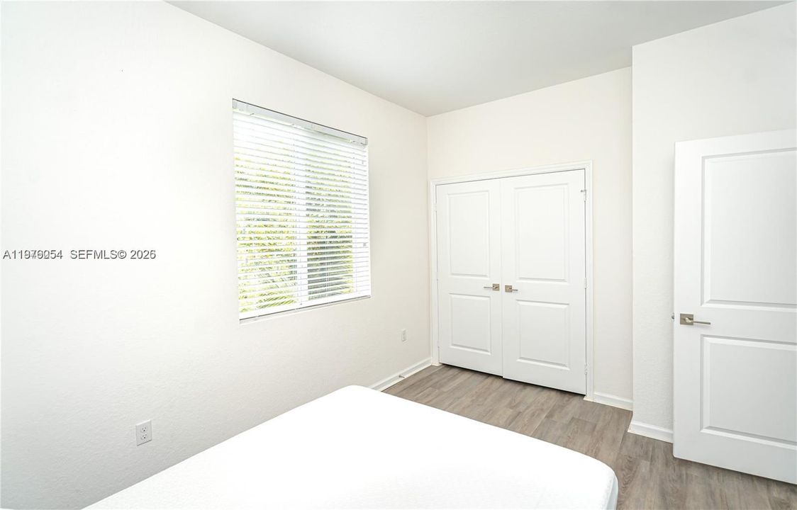 Active With Contract: $381,000 (2 beds, 2 baths, 1228 Square Feet)