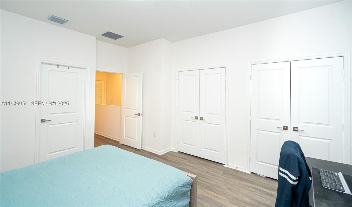 Active With Contract: $381,000 (2 beds, 2 baths, 1228 Square Feet)