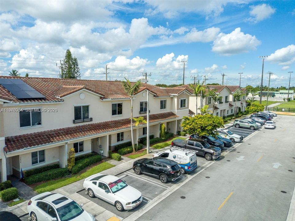 Active With Contract: $381,000 (2 beds, 2 baths, 1228 Square Feet)