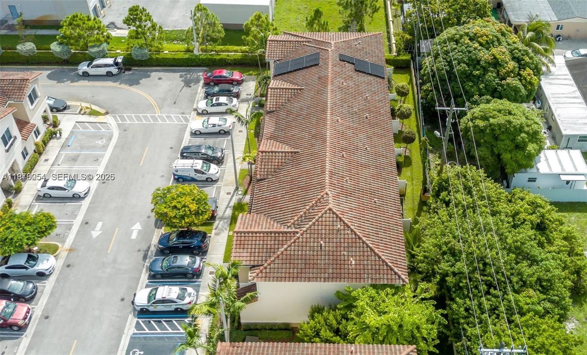 Active With Contract: $381,000 (2 beds, 2 baths, 1228 Square Feet)