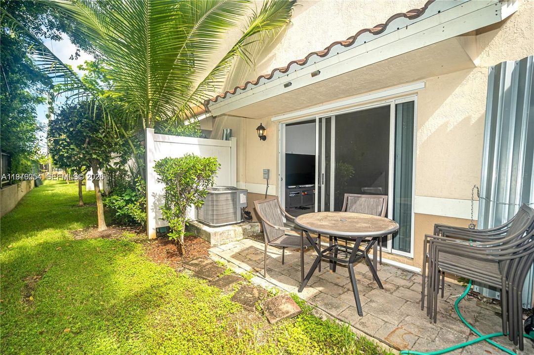 Active With Contract: $381,000 (2 beds, 2 baths, 1228 Square Feet)