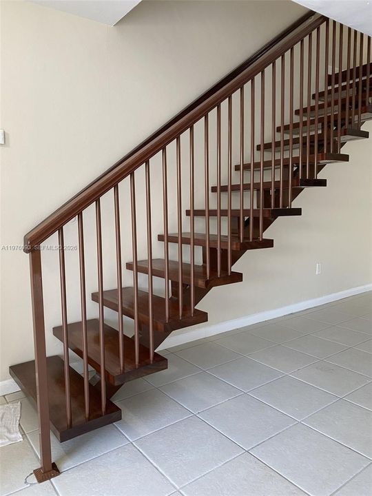 MODERN NEW FLOATING MAHAGONEY STAIRWELL