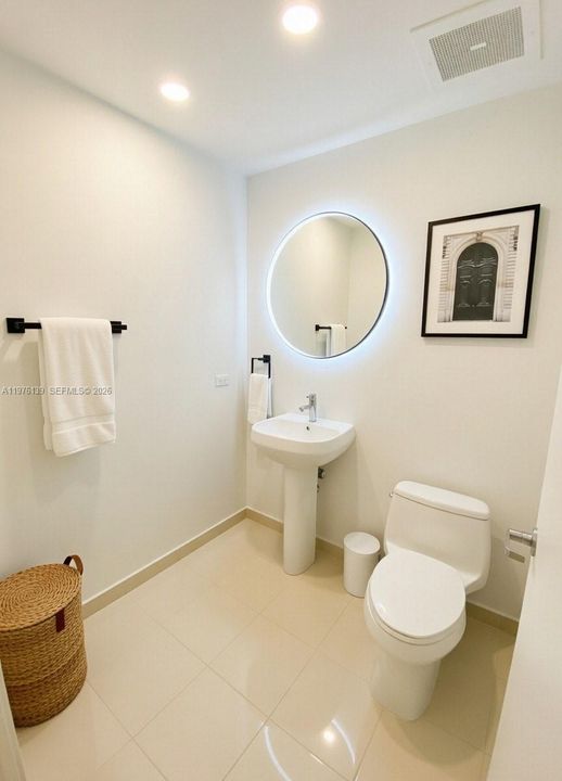 For Sale: $485,000 (1 beds, 1 baths, 861 Square Feet)