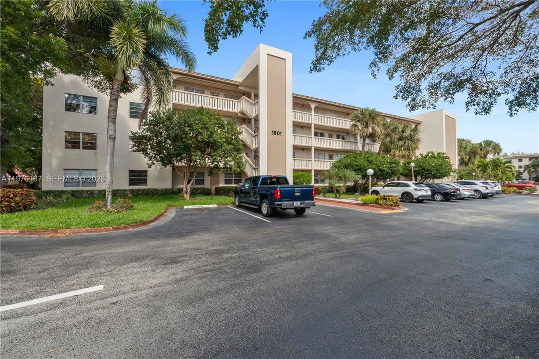 For Sale: $111,000 (2 beds, 2 baths, 1210 Square Feet)