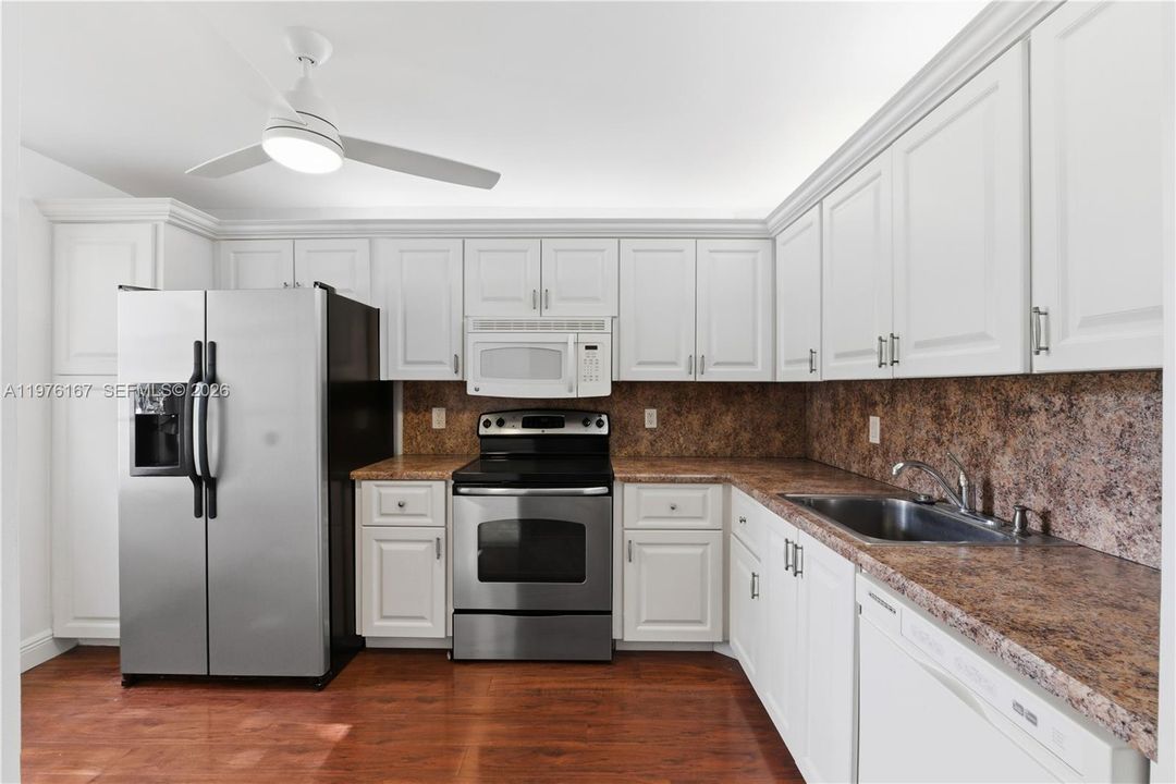 For Sale: $111,000 (2 beds, 2 baths, 1210 Square Feet)