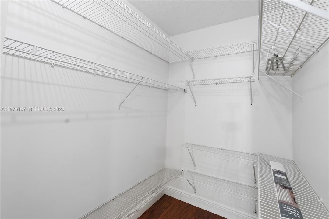 For Sale: $111,000 (2 beds, 2 baths, 1210 Square Feet)