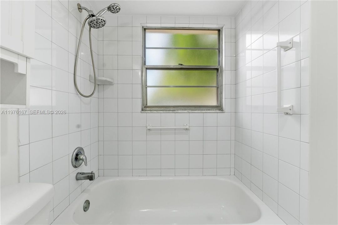 For Sale: $111,000 (2 beds, 2 baths, 1210 Square Feet)