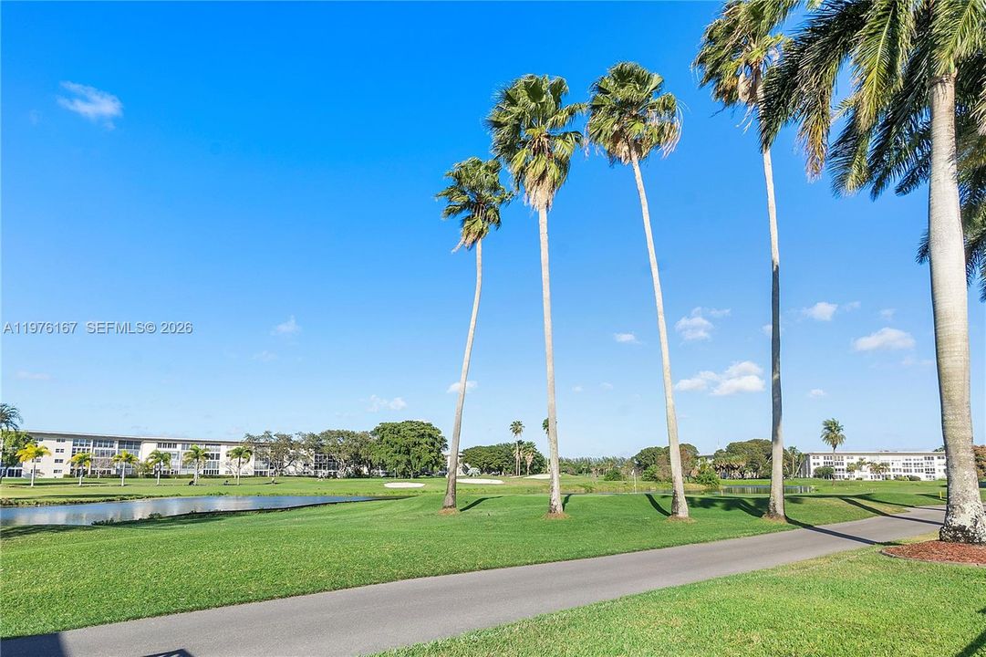 For Sale: $111,000 (2 beds, 2 baths, 1210 Square Feet)
